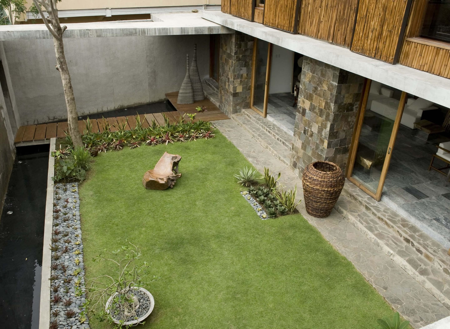 Courtyard House - Atelier Sacha Cotture