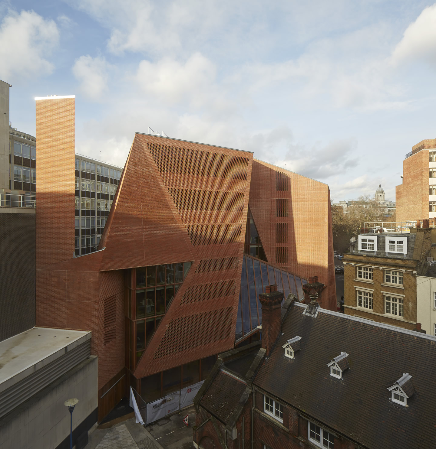 London School of Economics - Saw Swee Hock Student Centre by O’Donnell + Tuomey Architects